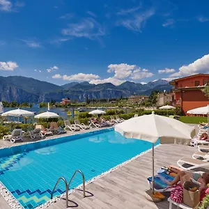 https://hotel-rosa-malcesine.hotelinveneto.com